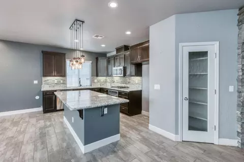 Kitchen - 3479 Brimhall Ln, Clovis, CA 93619 photo 6 of 6
