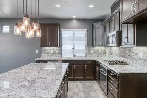 Kitchen - 3479 Brimhall Ln, Clovis, CA 93619 photo 5 of 6