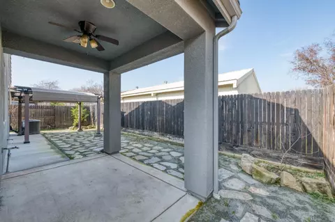 Exterior - 3479 Brimhall Ln, Clovis, CA 93619 photo 4 of 11