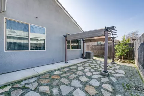 Exterior - 3479 Brimhall Ln, Clovis, CA 93619 photo 6 of 11
