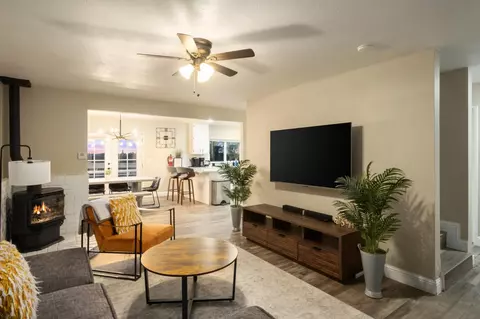 Living - 2811 E Westfall, Mariposa, CA 95338 photo 2 of 3