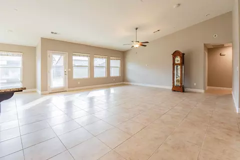 Living - 2451 Hermosa Ave, Clovis, CA 93619 photo 2 of 4