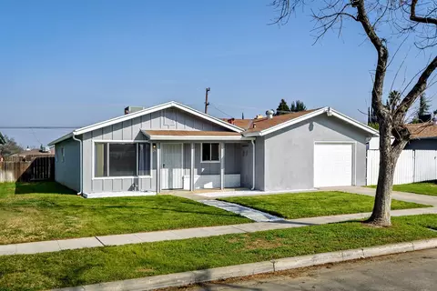 2424 W Holland Ave, Fresno, CA 93705