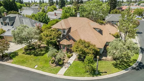 534 E Mariners Cir, Fresno, CA 93730