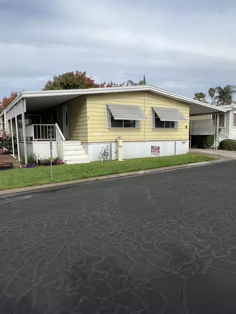 1218 E Cleveland Ave #2, Madera, CA 93638