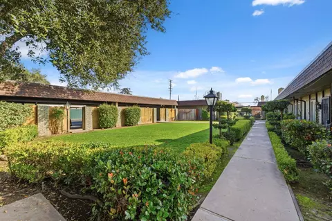 3679 N Fruit Ave #B, Fresno, CA 93705