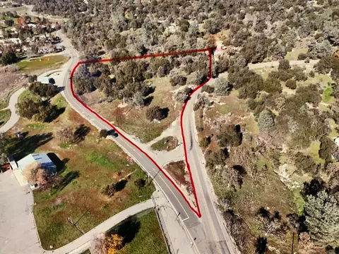 33260 Powerhouse Rd, Auberry, CA 93602