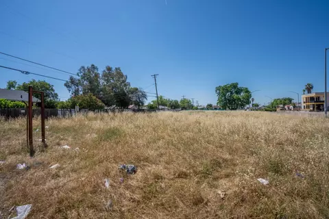 2305 S Elm Ave, Fresno, CA 93706