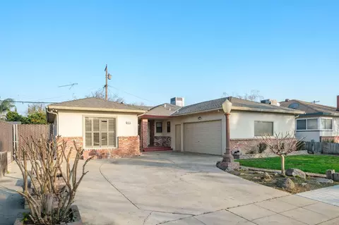 4376 N 5th St, Fresno, CA 93726