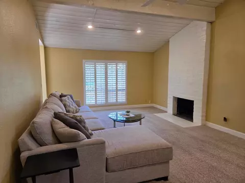 5076 N Wishon Ave #A, Fresno, CA 93704