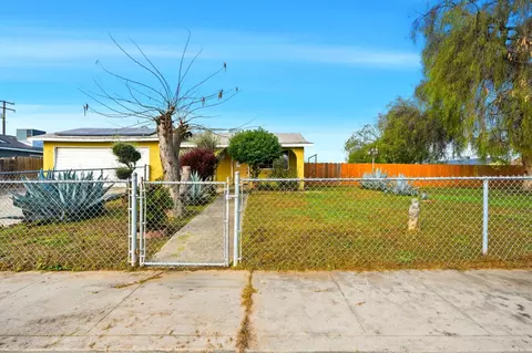 11404 Grant St, Armona, CA 93202