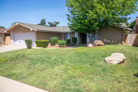Exterior - 1855 Vartikian Ave, Clovis, CA 93611 photo 3 of 6