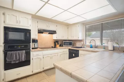 Kitchen - 1855 Vartikian Ave, Clovis, CA 93611 photo 1 of 1