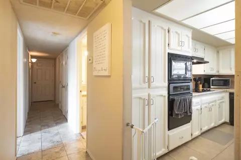 Entry Way - 1855 Vartikian Ave, Clovis, CA 93611 photo 2 of 2
