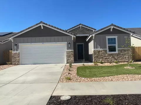 16190 W Monterey Ave, Kerman, CA 93630