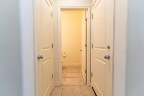 Entry Way - 563 Mesa Dr S, Madera, CA 93636 photo 3 of 7