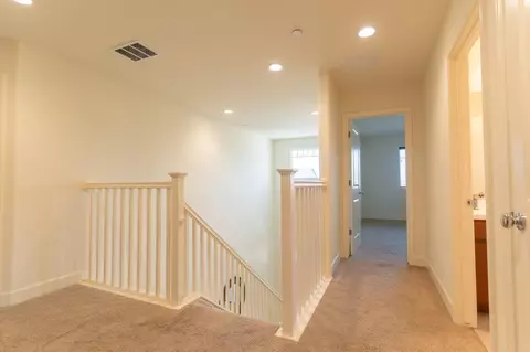 Entry Way - 563 Mesa Dr S, Madera, CA 93636 photo 6 of 7