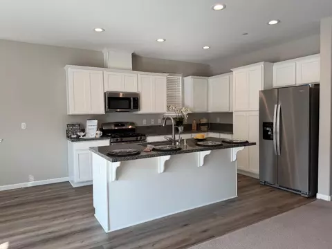 826 Courtney, Merced, CA 95348 photo 3