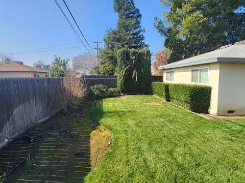 Exterior - 904 W Santa Ana Ave, Clovis, CA 93612 photo 3 of 4