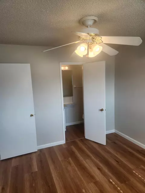 Bedroom - 904 W Santa Ana Ave, Clovis, CA 93612 photo 3 of 4