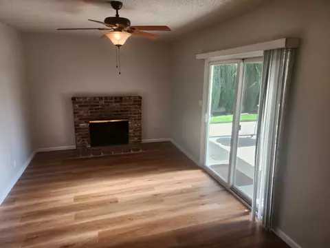 Living - 904 W Santa Ana Ave, Clovis, CA 93612 photo 1 of 1