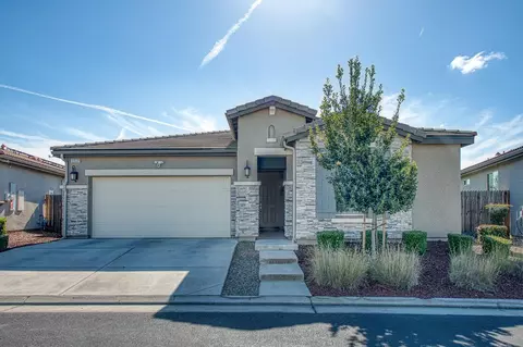 3830 Leigh Ln, Clovis, CA 93619