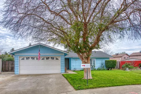 3145 Sylmar Ave, Clovis, CA 93612