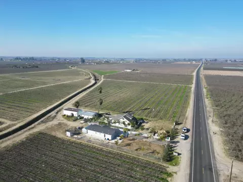 11227 S Academy Ave, Selma, CA 93662