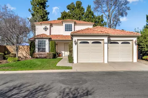 1248 E Loma Linda Ave, Fresno, CA 93720
