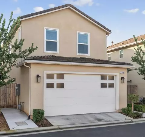 1956 Minarets Ln, Clovis, CA 93611