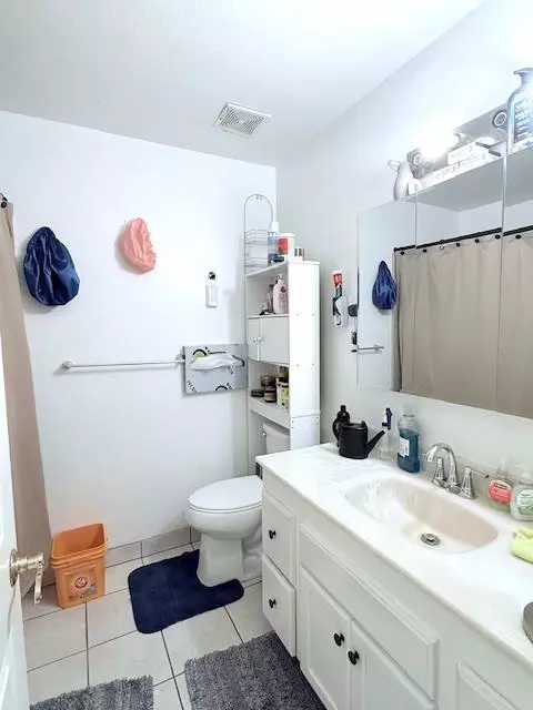 284 W Lexington Ave, Fresno, CA 93711