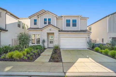 2944 Vermont Ave, Clovis, CA 93619