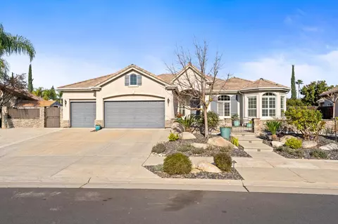 2735 Prescott Ave, Clovis, CA 93619