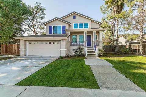 1322 Carson Ave, Clovis, CA 93611