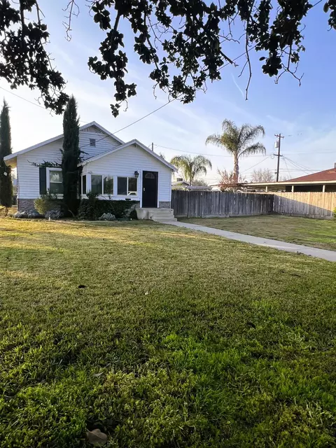 2001 12th Ave, Kingsburg, CA 93631