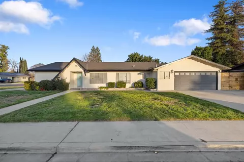 2342 S Sowell St, Visalia, CA 93277