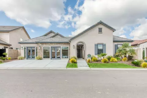 11609 N Sandy Par Dr, Fresno, CA 93730