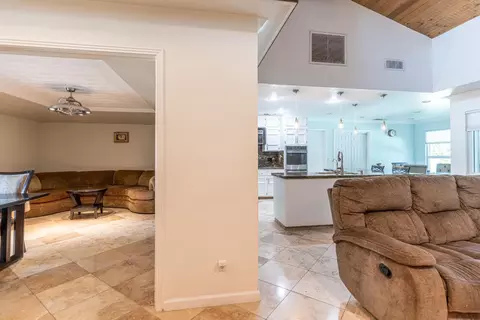 Entry Way - 561 Pierce Dr, Clovis, CA 93612 photo 3 of 4