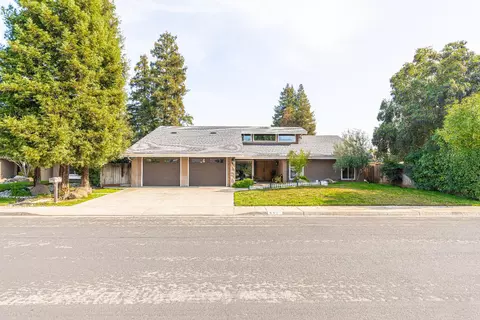 561 Pierce Dr, Clovis, CA 93612