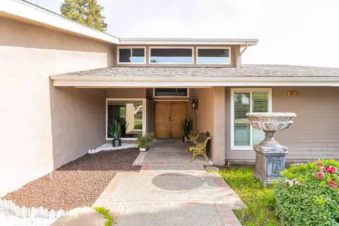 Exterior - 561 Pierce Dr, Clovis, CA 93612 photo 5 of 10