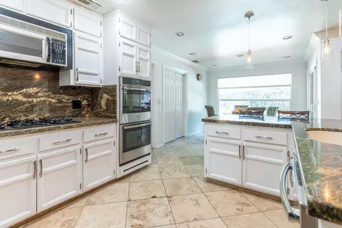 Kitchen - 561 Pierce Dr, Clovis, CA 93612 photo 4 of 4