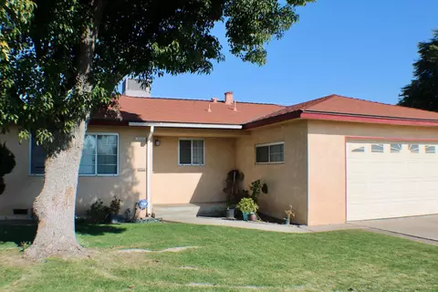 881 W Rialto Ave, Clovis, CA 93612