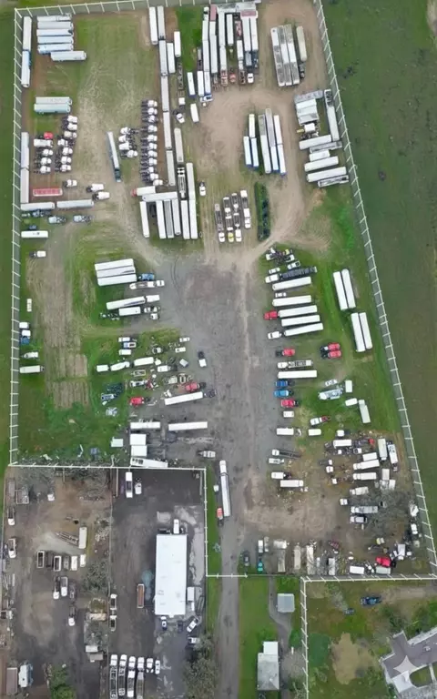 5912 S Cedar, Fresno, CA 93725