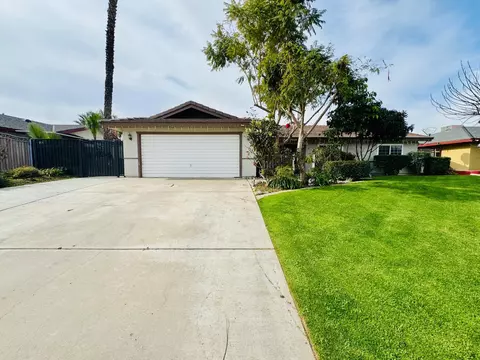 2415 Bladen St, Bakersfield, CA 93309