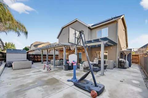 Exterior - 2148 La Canada, Clovis, CA 93619 photo 5 of 7