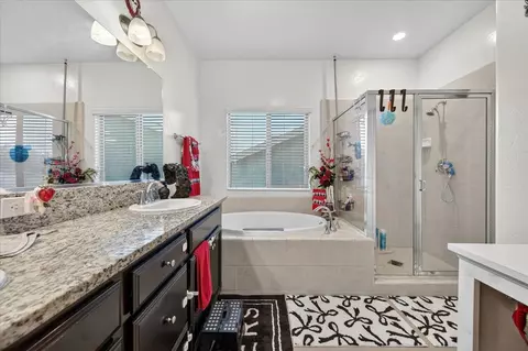 Bath - 2148 La Canada, Clovis, CA 93619 photo 3 of 3