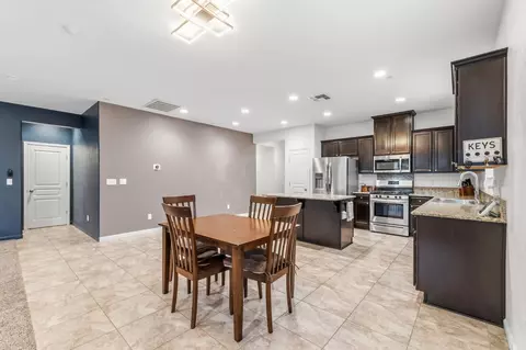 3917 E Myrtle Ave, Visalia, CA 93292 photo 3