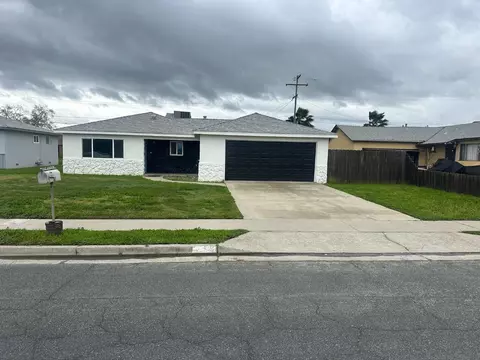 8625 La Vaca Way, Hanford, CA 93230