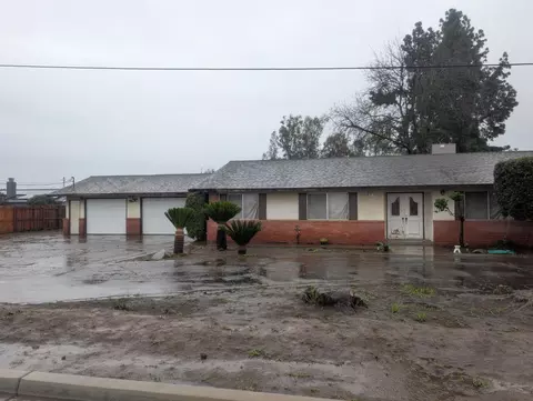 2418 N Fowler Ave, Fresno, CA 93727