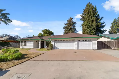 402 Mainberry Dr, Madera, CA 93637